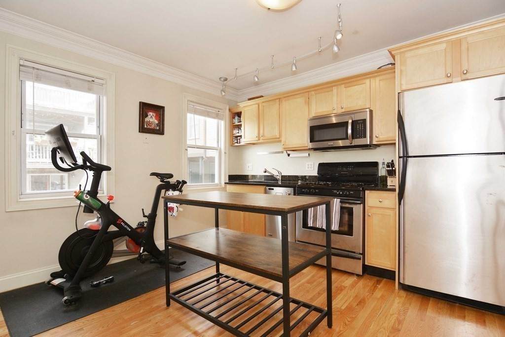 523 E 2nd St - Photo 1