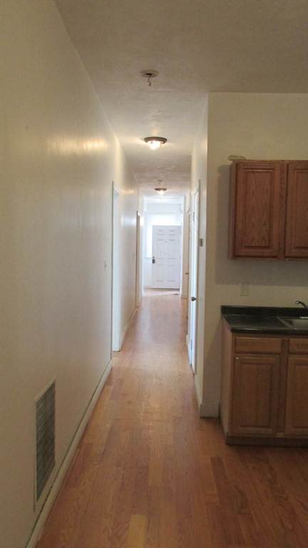 1845 Dorchester Ave - Photo 1