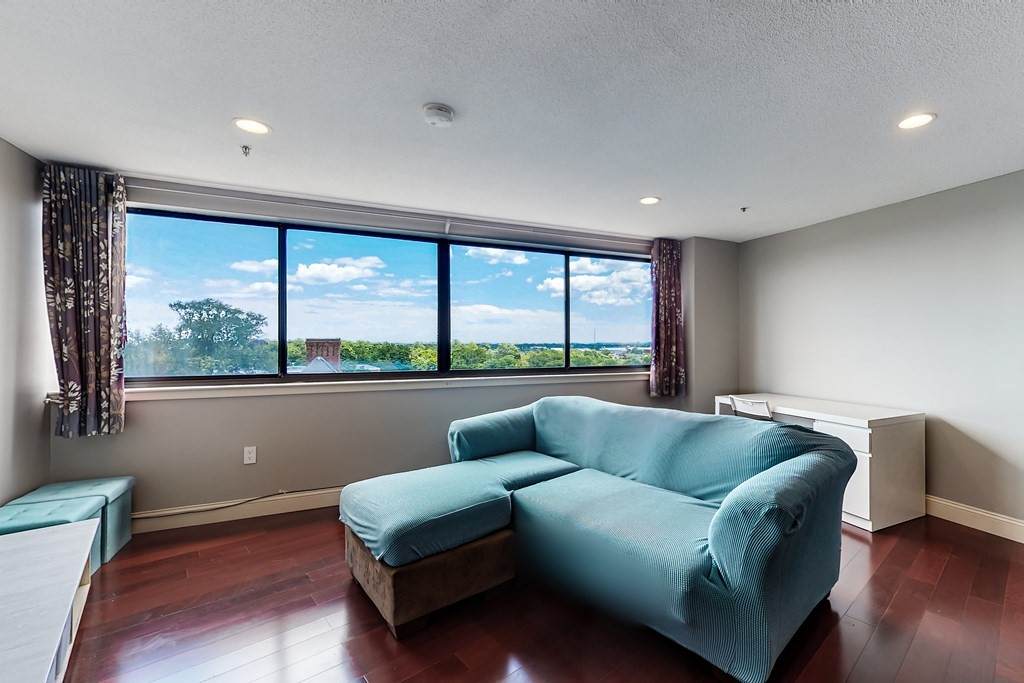 1 Adams St - Photo 1