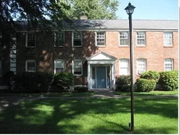 1568 Memorial Ave - Photo 1