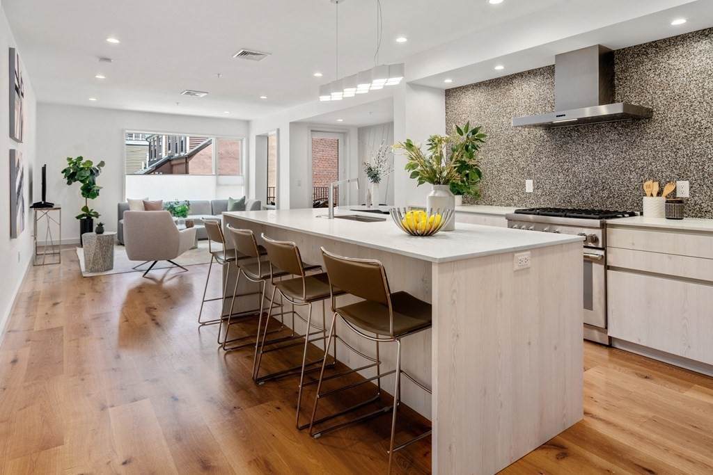 362 W Broadway - Photo 1