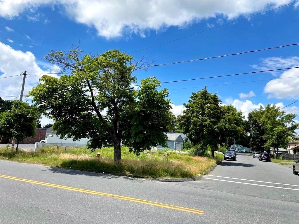 324 Carew St - Photo 1