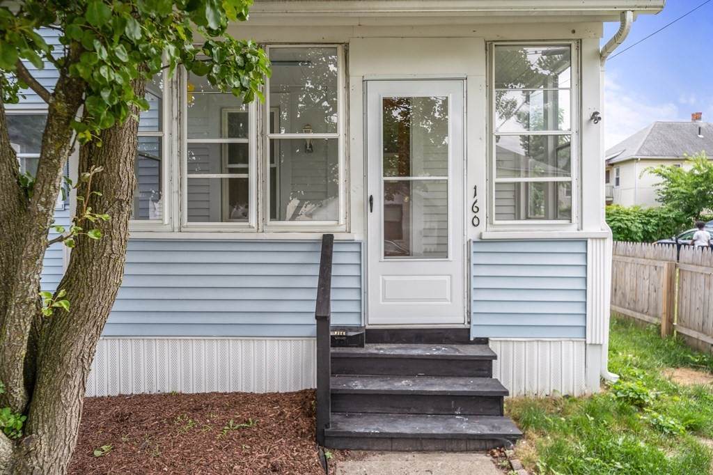 160 Cochran Street - Photo 1