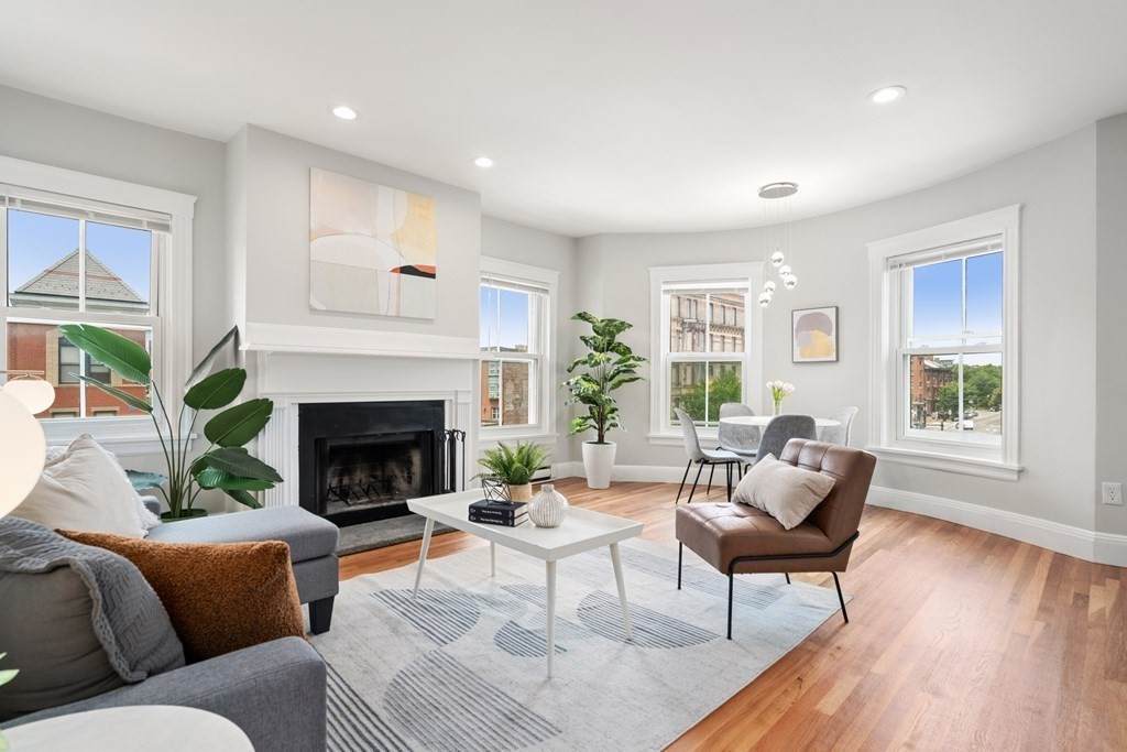 1750 Washington St - Photo 1