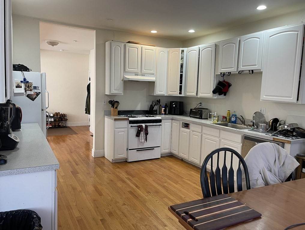 320 W Broadway - Photo 1