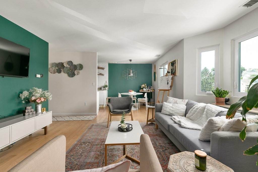 66 St. James St - Photo 1