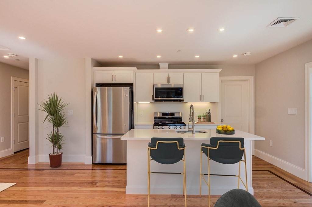 111 Hutchings St - Photo 1