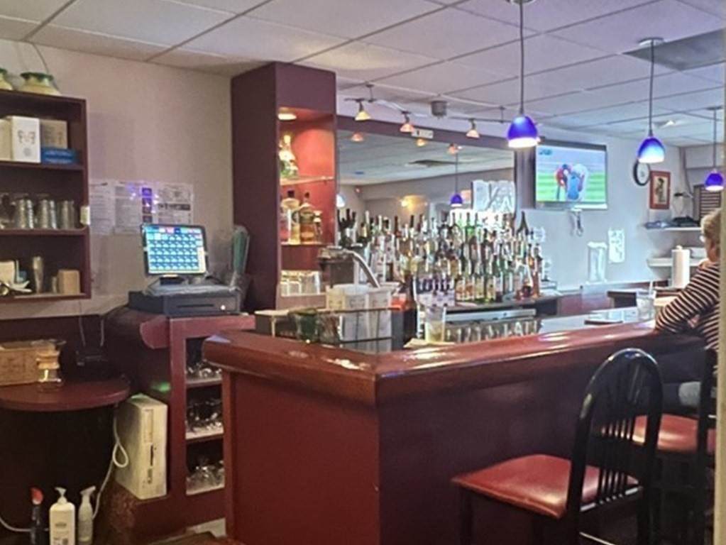 620 Main St - Photo 1