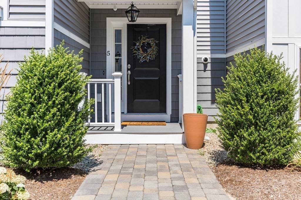 5 Pepperbush - Photo 1