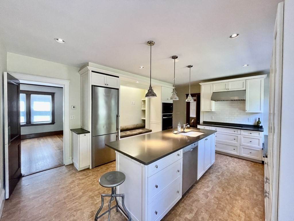 66 Cushing Avenue - Photo 1
