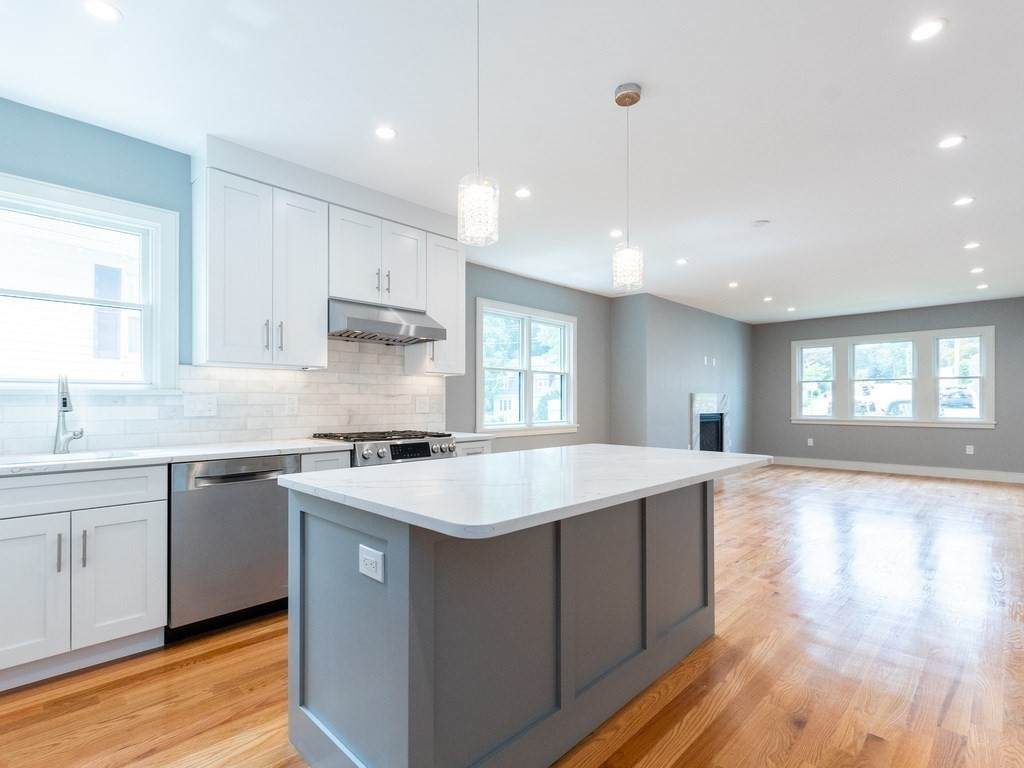 214 Metropolitan Ave - Photo 1