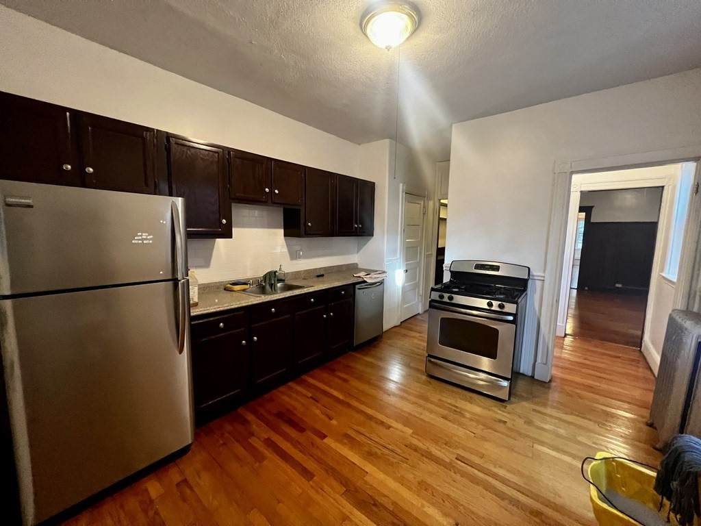 807 Centre St - Photo 1