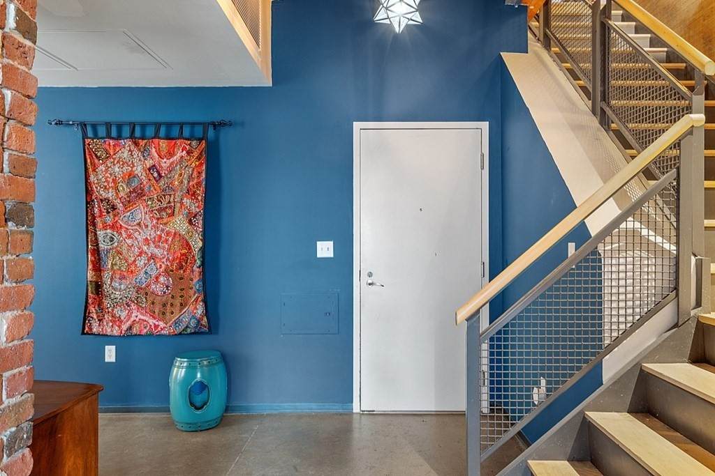 130 John St - Photo 1