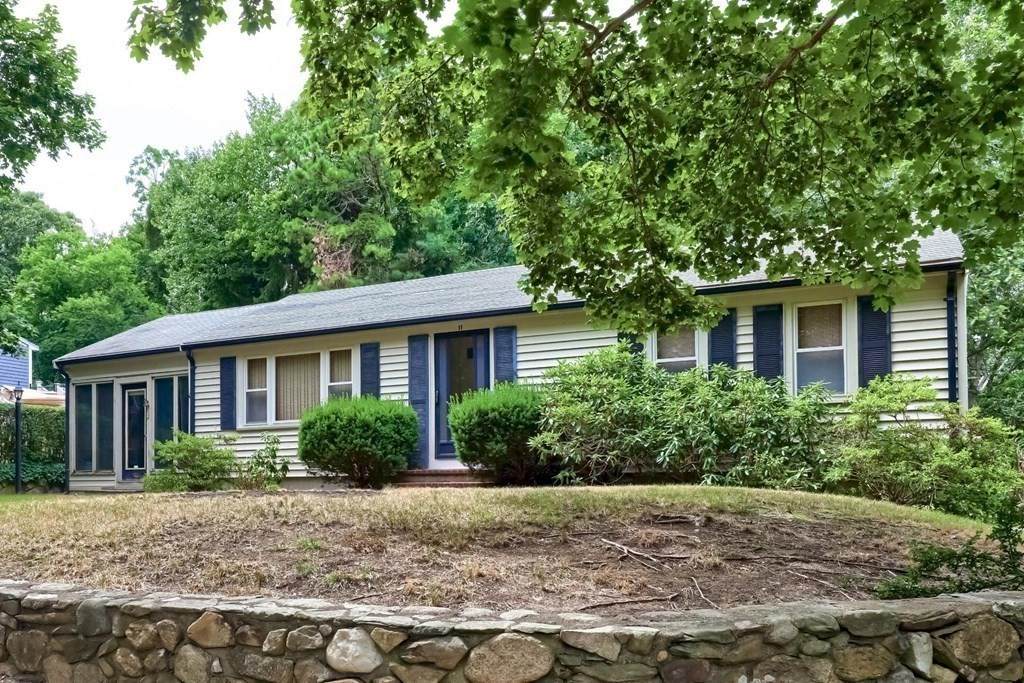 11 Pierce Ave - Photo 1