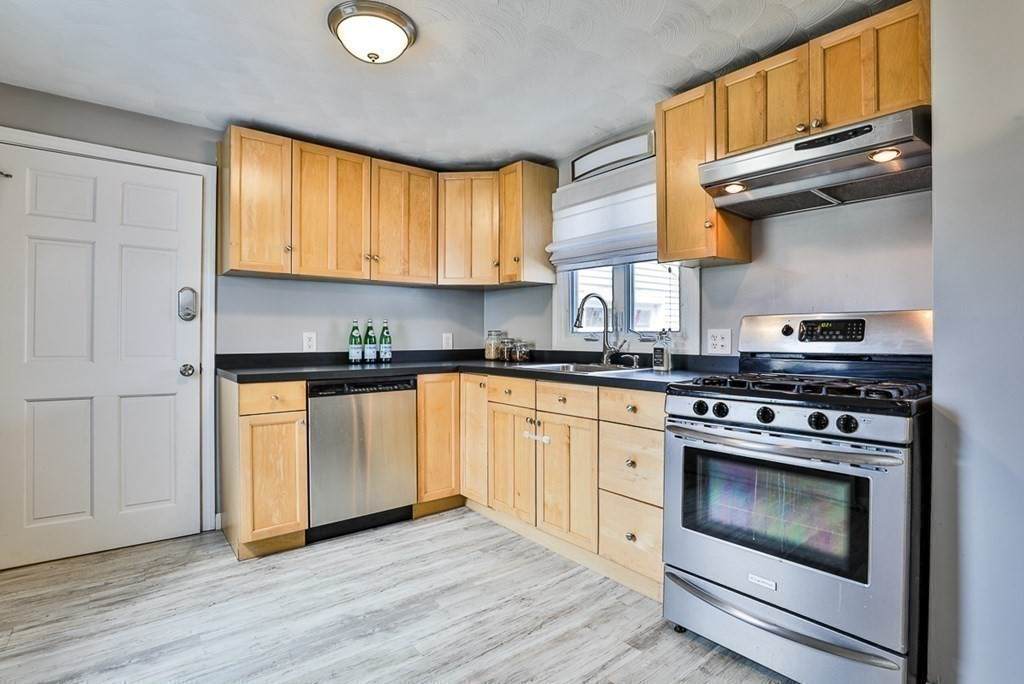10 Washington Place - Photo 1