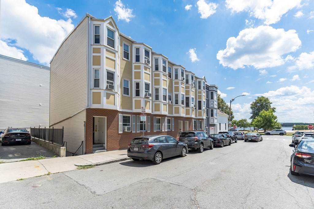 202 H St. - Photo 1