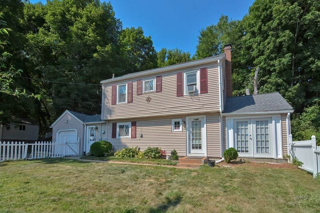 1345 Pleasant St - Photo 1
