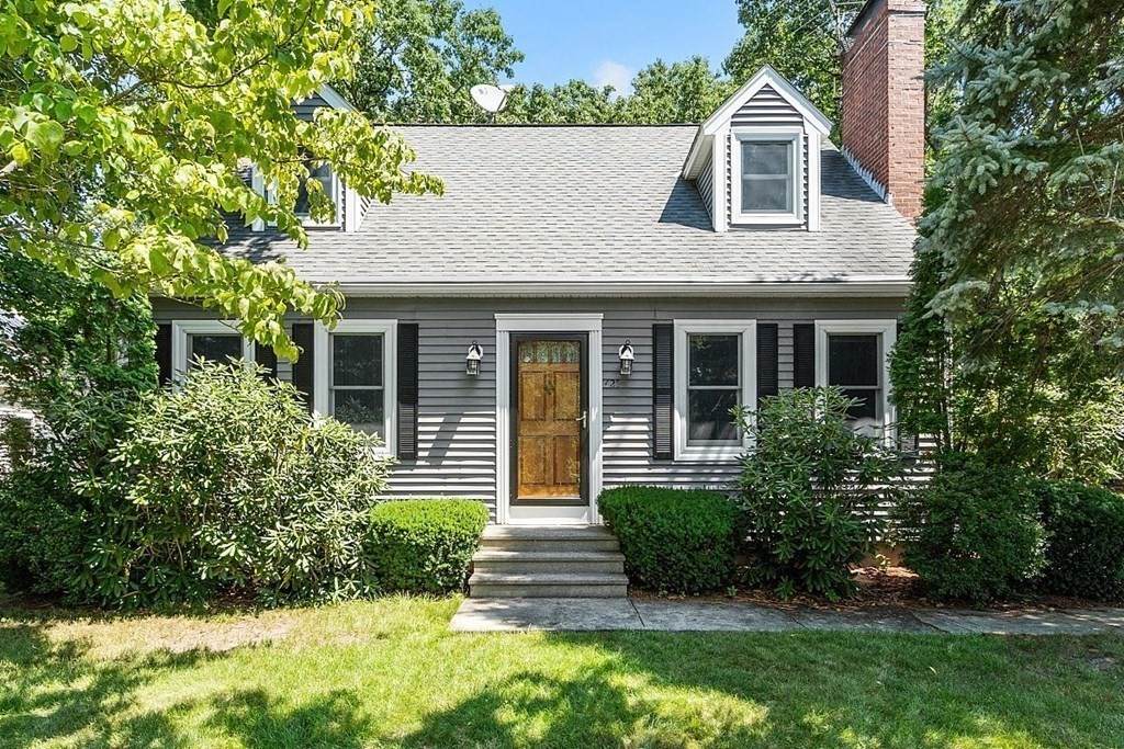 425 Johnny Appleseed Ln - Photo 1