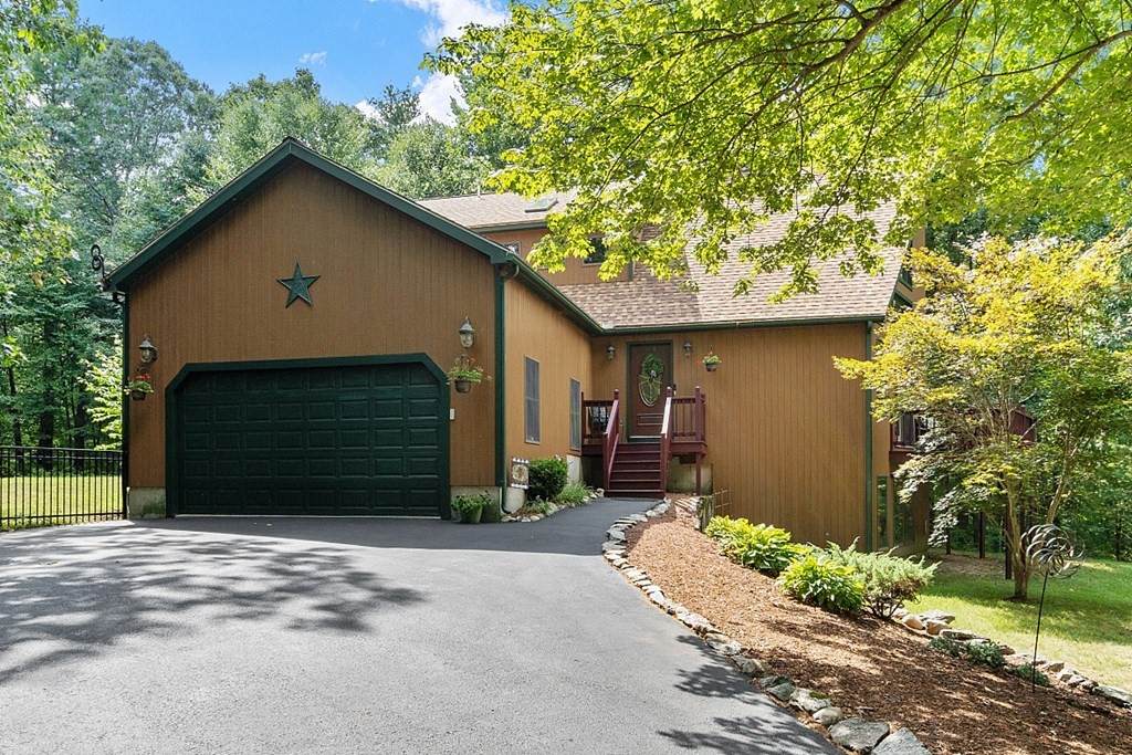 38 Pine St - Photo 1