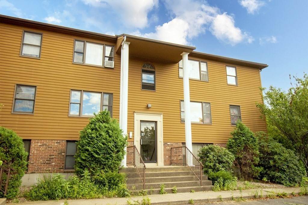 60 Chapin St - Photo 1