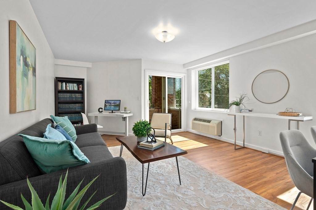 332 Franklin - Photo 1