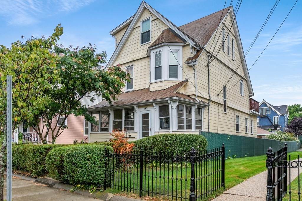 190 School St - Photo 1
