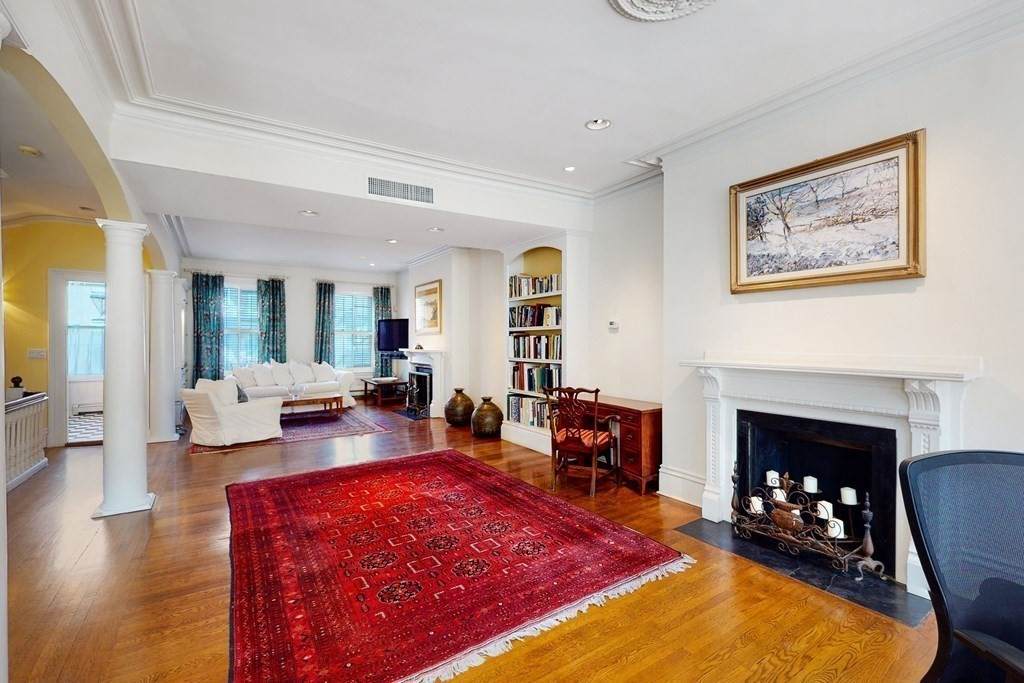 389 Marlborough St - Photo 1