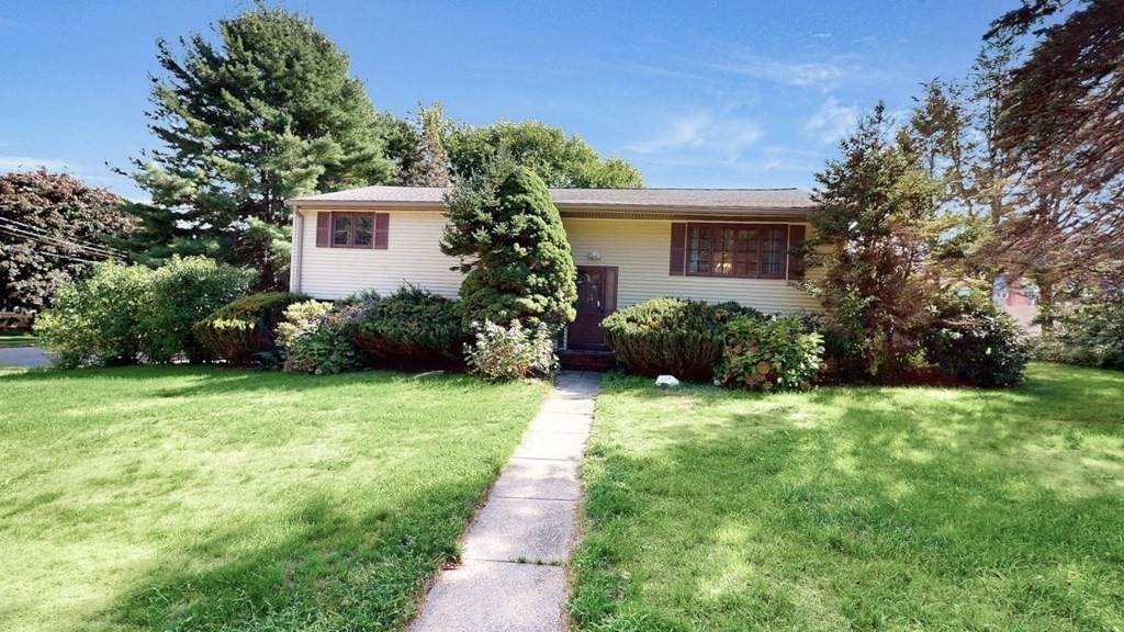 27 Plymouth Dr - Photo 1