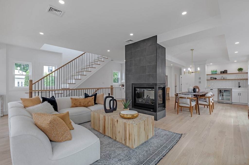 17 College Hill Rd - Photo 1