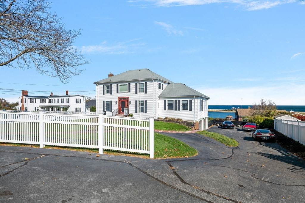 82 Warren Ave - Photo 1