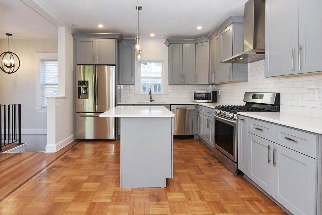 56 Lyndhurst - Photo 1