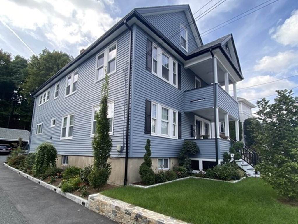 1092 Main - Photo 1