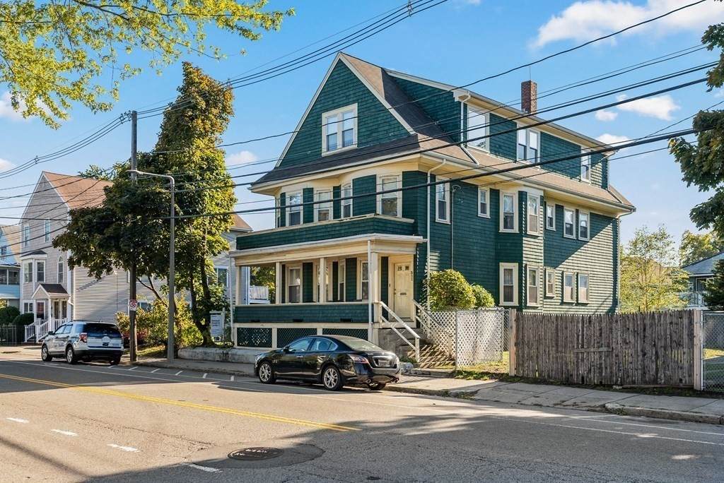 311-315 North Harvard Street - Photo 1