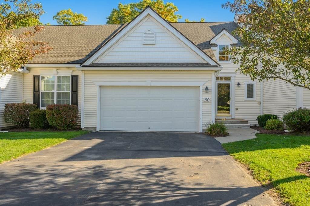 120 Clubhouse Ln - Photo 1