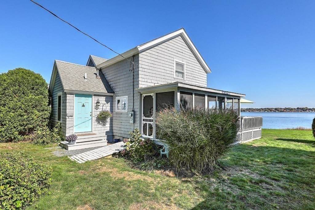 276 Seaview Ave - Photo 1