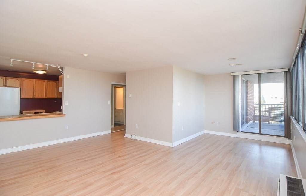 77 Adams St - Photo 1