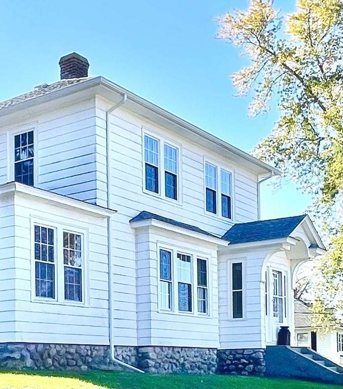 263 Maple Ave - Photo 1