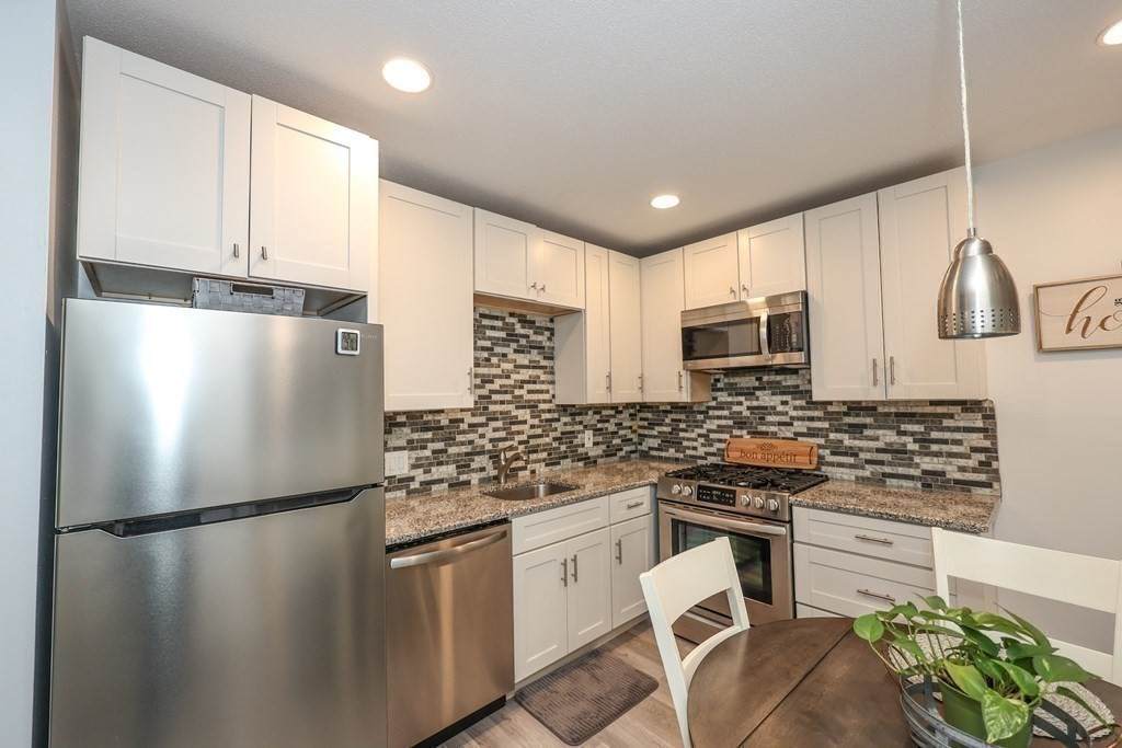 72 Farrwood Ave - Photo 1