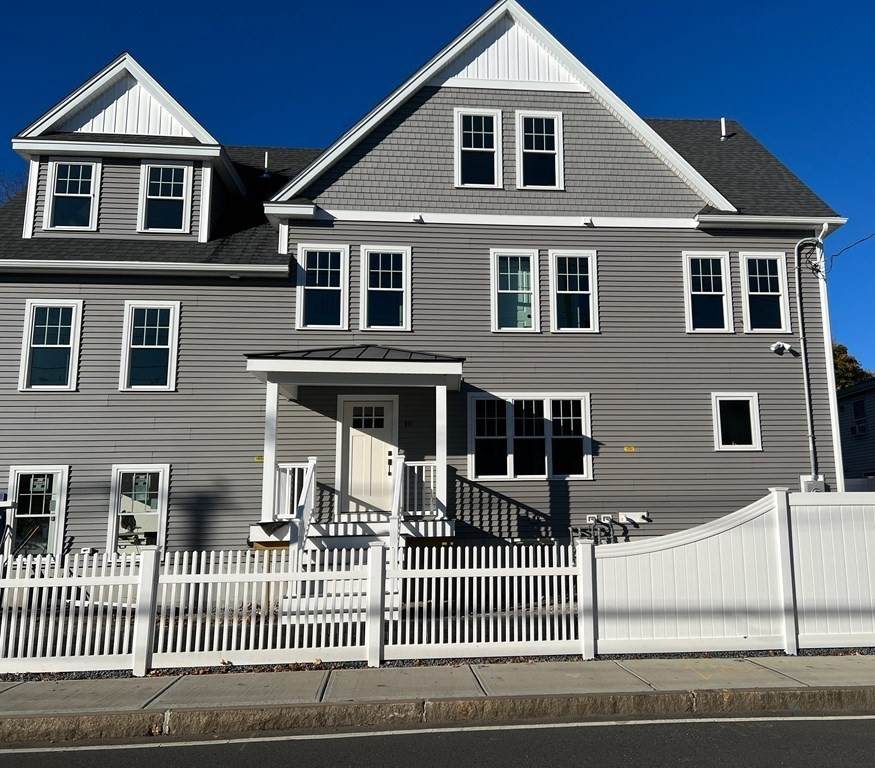 10 Washington Ave - Photo 1