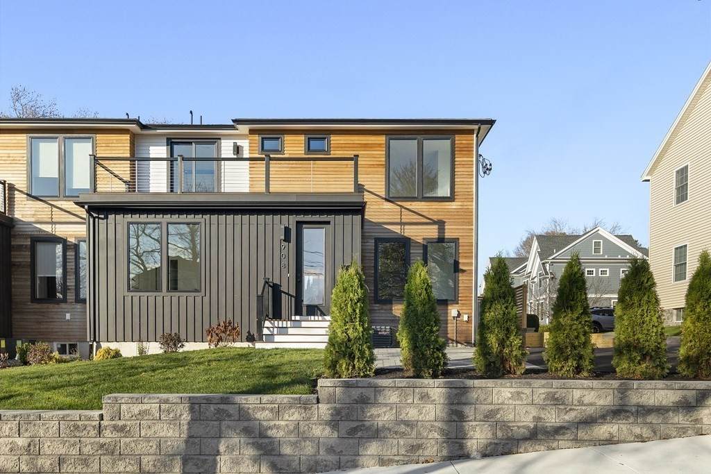 908 Chestnut Street - Photo 1