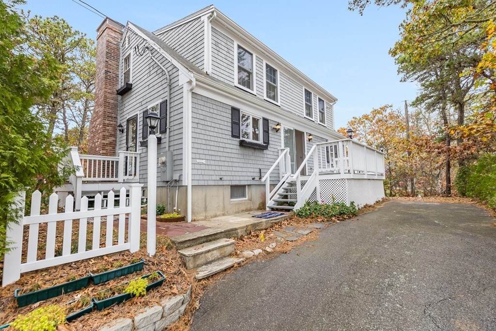 56 Soundview Ave - Photo 1