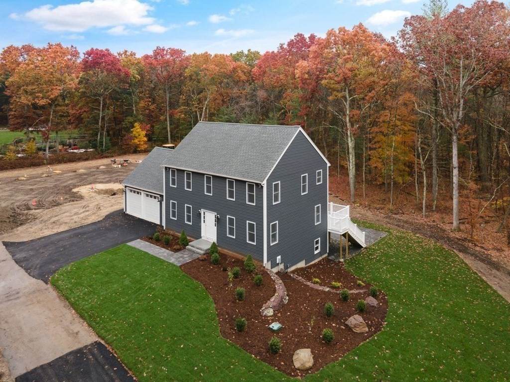 213 Oak St - Photo 1