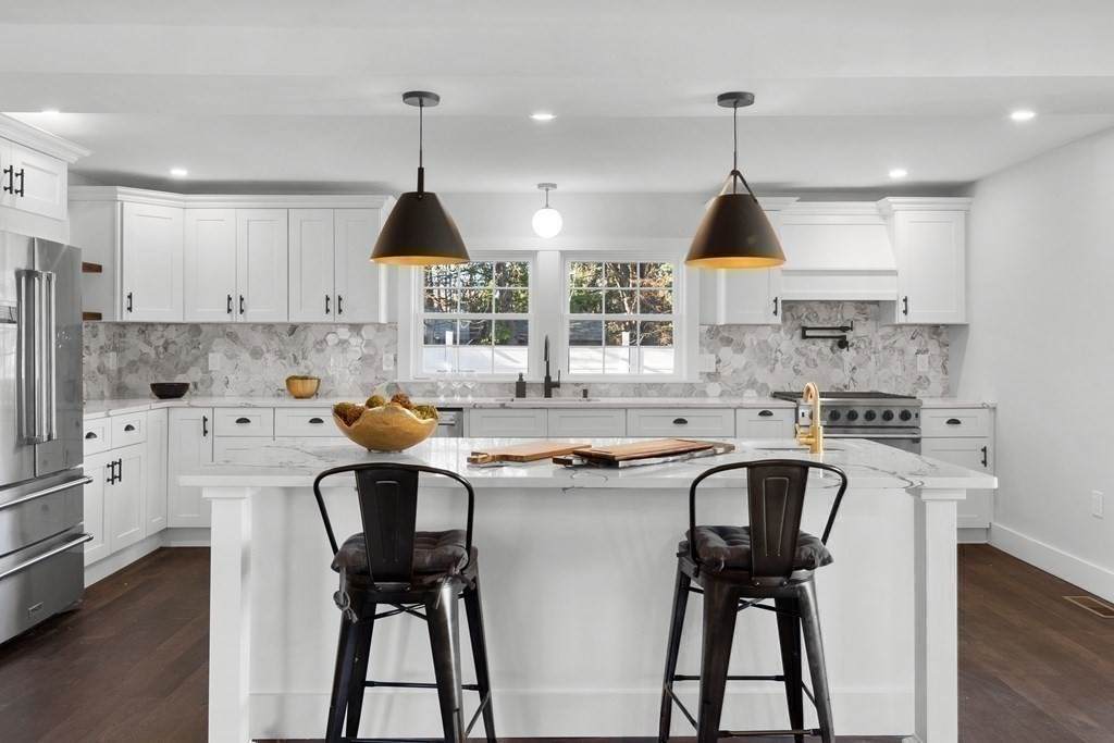 8 Hampden - Photo 1