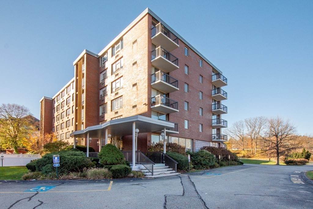 20 Hammond Pond Pkwy - Photo 1