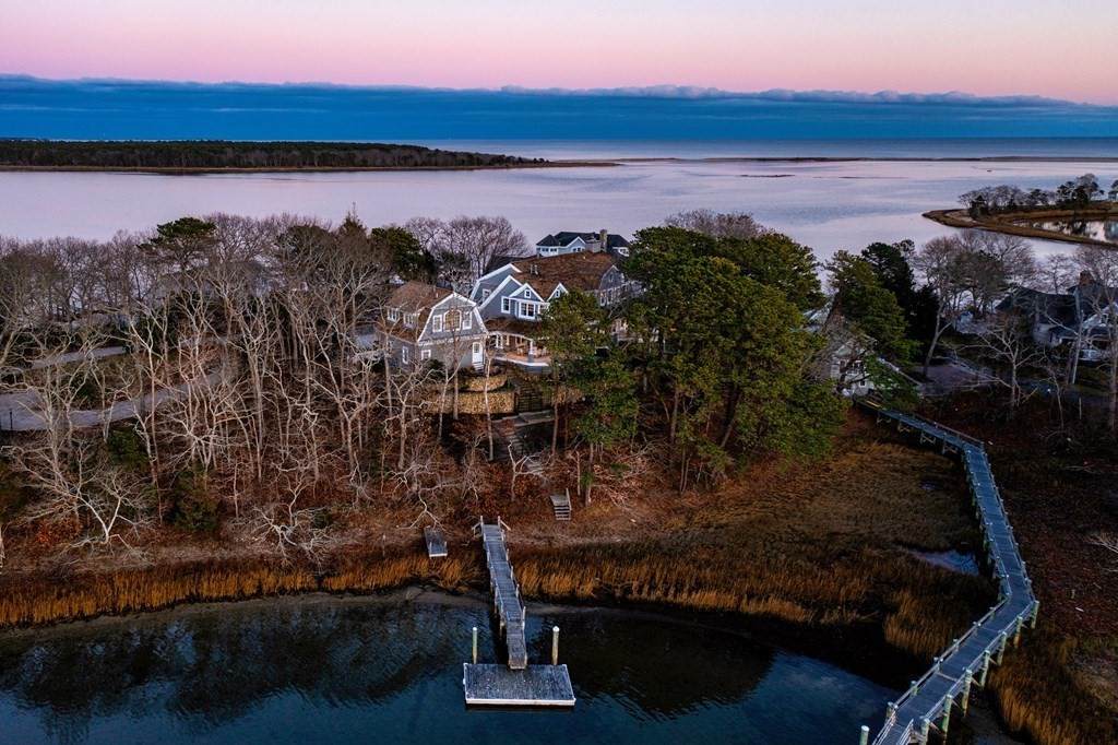 202 Daniels Island Road - Photo 1