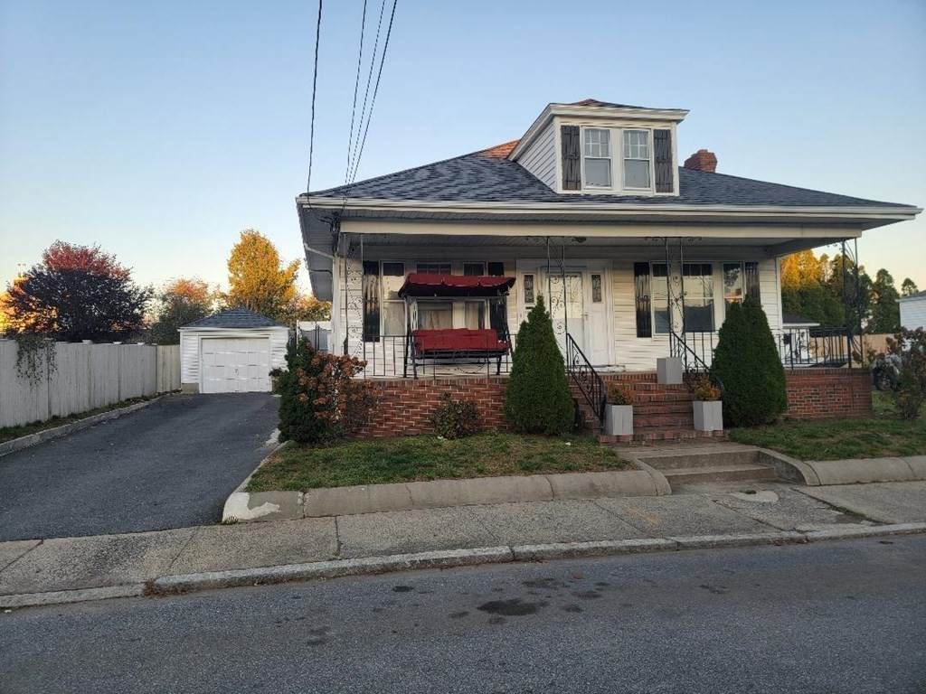 7 Raymond Rd - Photo 1