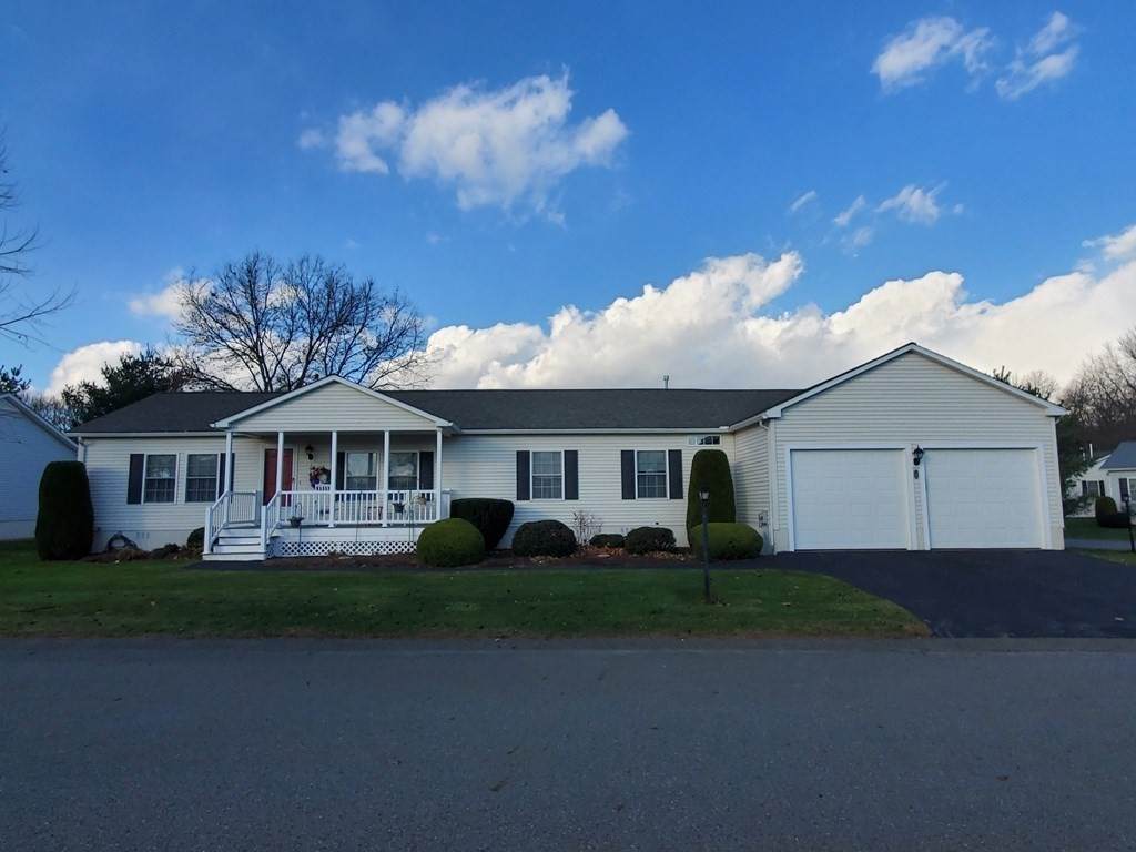 18 Sandstone Dr - Photo 1