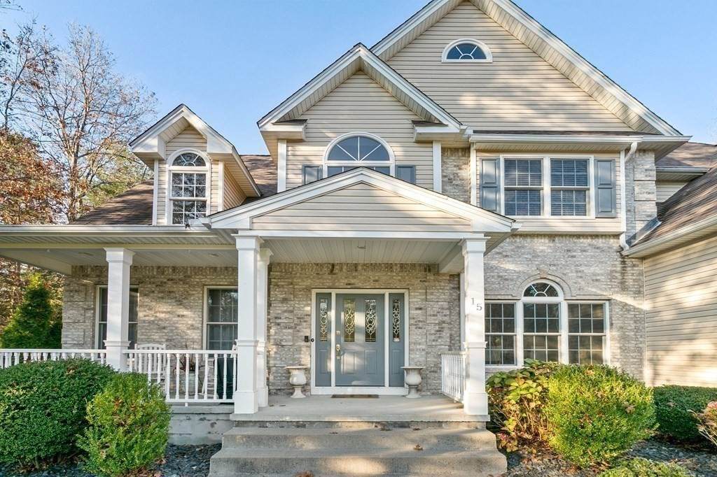 15 Lexington Circle - Photo 1