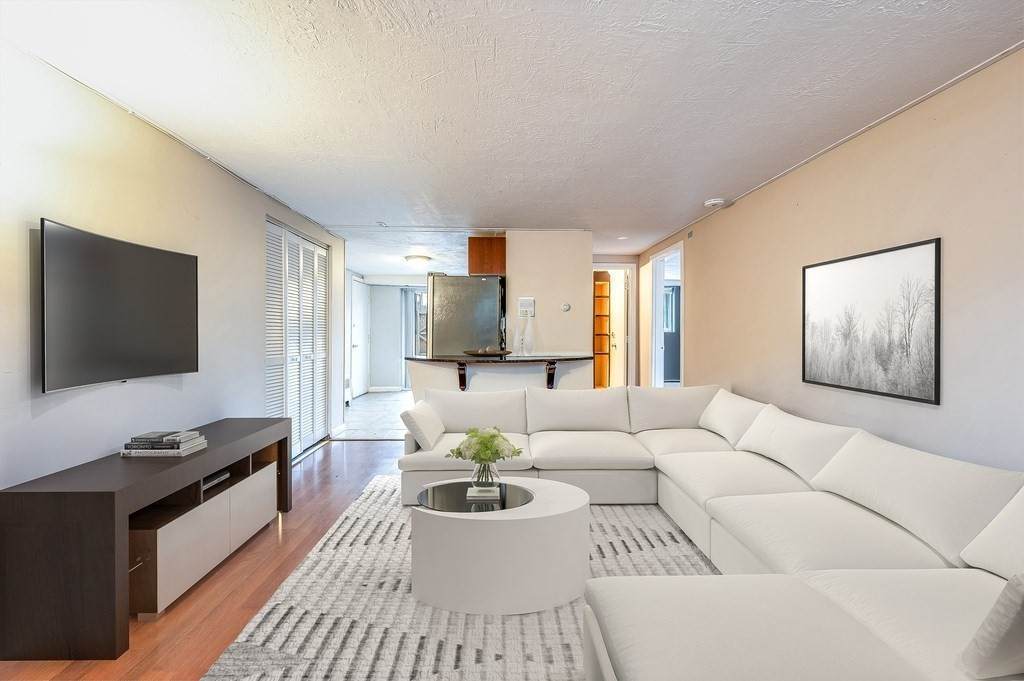 1718 Commonwealth Ave - Photo 1