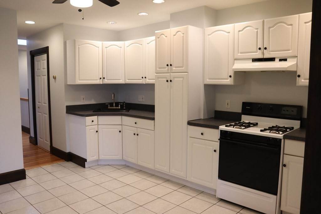 4 Norcross Place - Photo 1